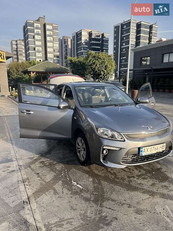 Седан Kia Rio 2018 в Харькове