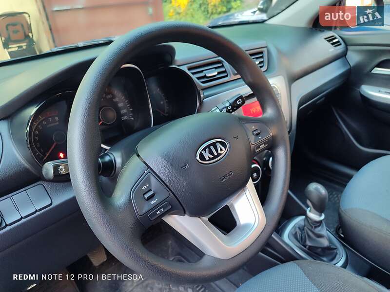 Хэтчбек Kia Rio 2012 в Кременчуге фото 29 Хэтчбек Kia Rio 2012 в Кременчуге