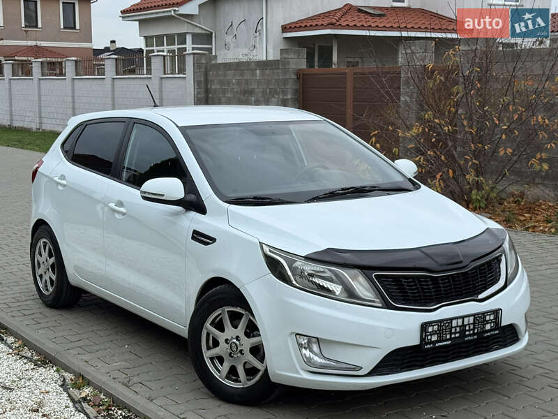 Хэтчбек Kia Rio 2012 в Одессе