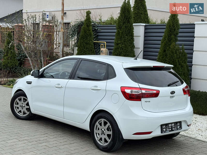 Хэтчбек Kia Rio 2012 в Одессе