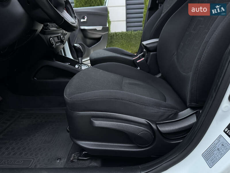 Хэтчбек Kia Rio 2012 в Одессе