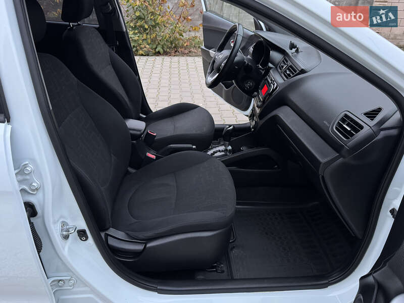 Хэтчбек Kia Rio 2012 в Одессе
