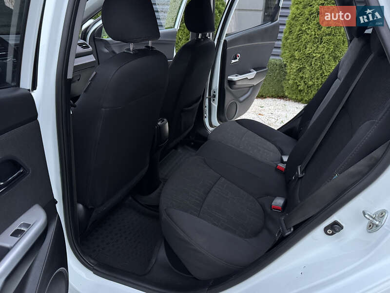 Хэтчбек Kia Rio 2012 в Одессе