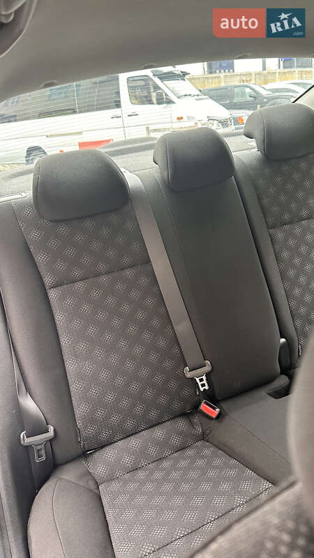 Седан Kia Rio 2018 в Киеве фото 20 Седан Kia Rio 2018 в Киеве