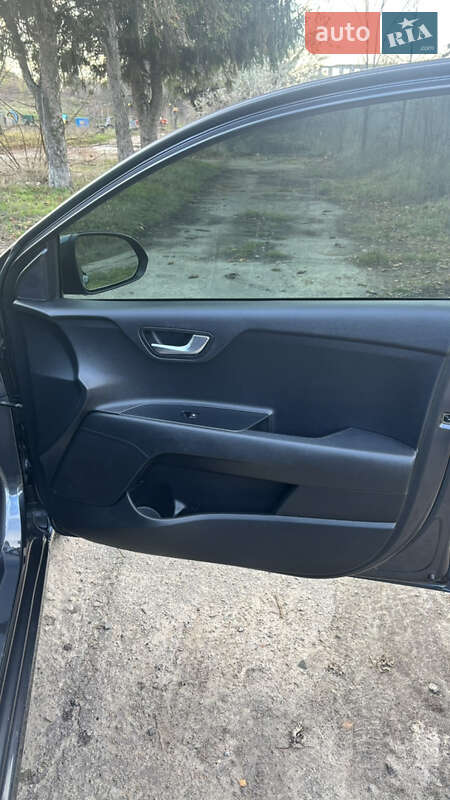 Хэтчбек Kia Rio 2020 в Светловодске фото 13 Хэтчбек Kia Rio 2020 в Светловодске