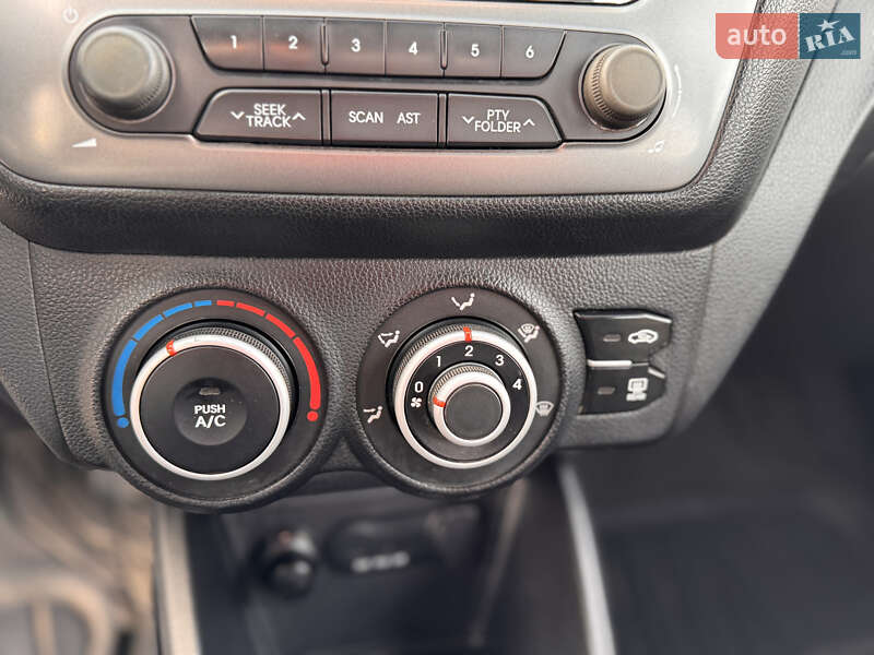 Седан Kia Rio 2013 в Харькове фото 12 Седан Kia Rio 2013 в Харькове