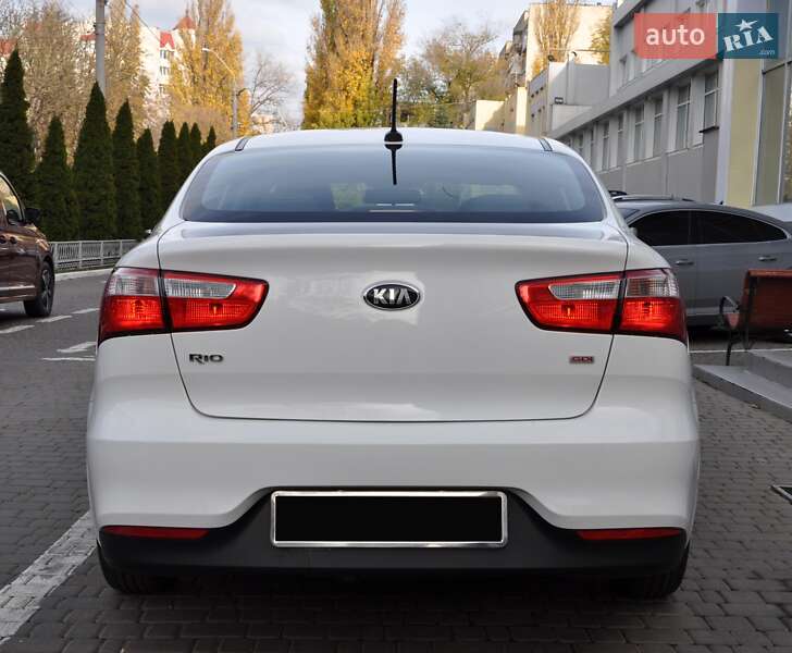 Седан Kia Rio 2017 в Одессе