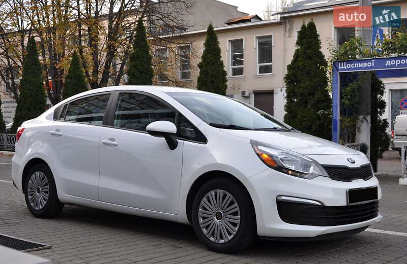 Седан Kia Rio 2017 в Одессе