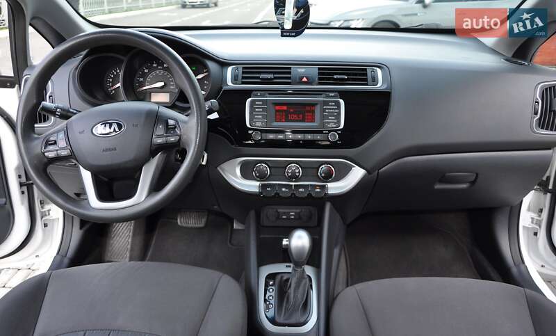 Седан Kia Rio 2017 в Одессе
