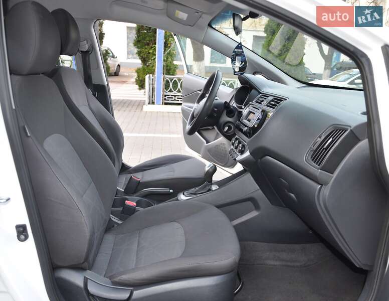 Седан Kia Rio 2017 в Одессе