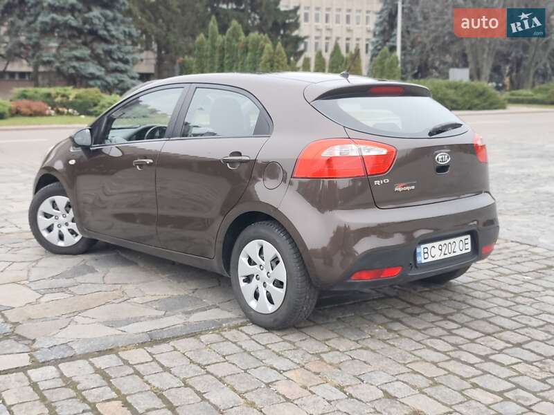 Хэтчбек Kia Rio 2012 в Кременчуге