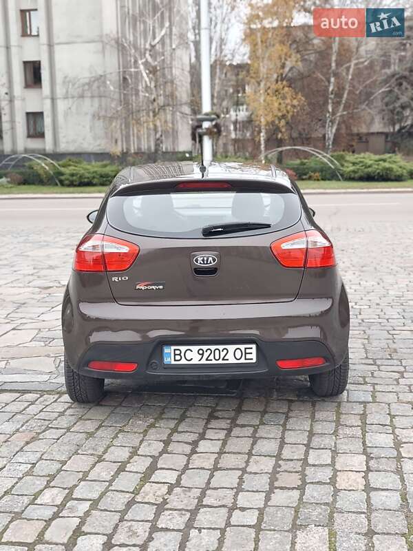 Хэтчбек Kia Rio 2012 в Кременчуге
