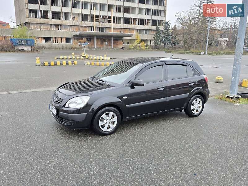 Хэтчбек Kia Rio 2007 в Киеве