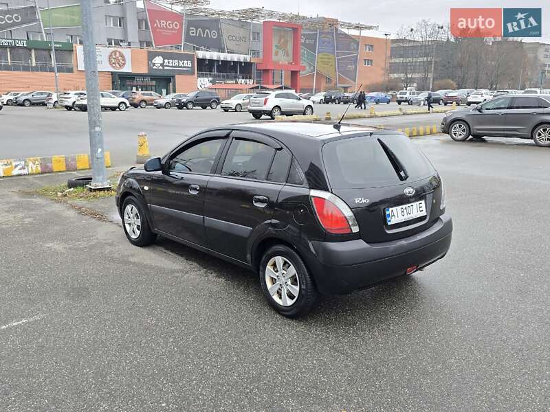 Хэтчбек Kia Rio 2007 в Киеве