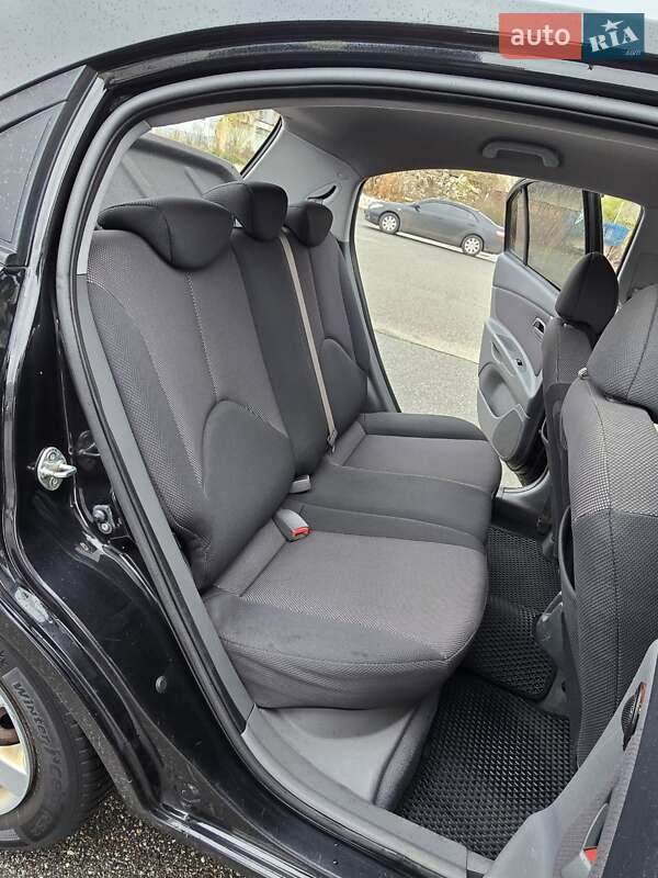 Хэтчбек Kia Rio 2007 в Киеве