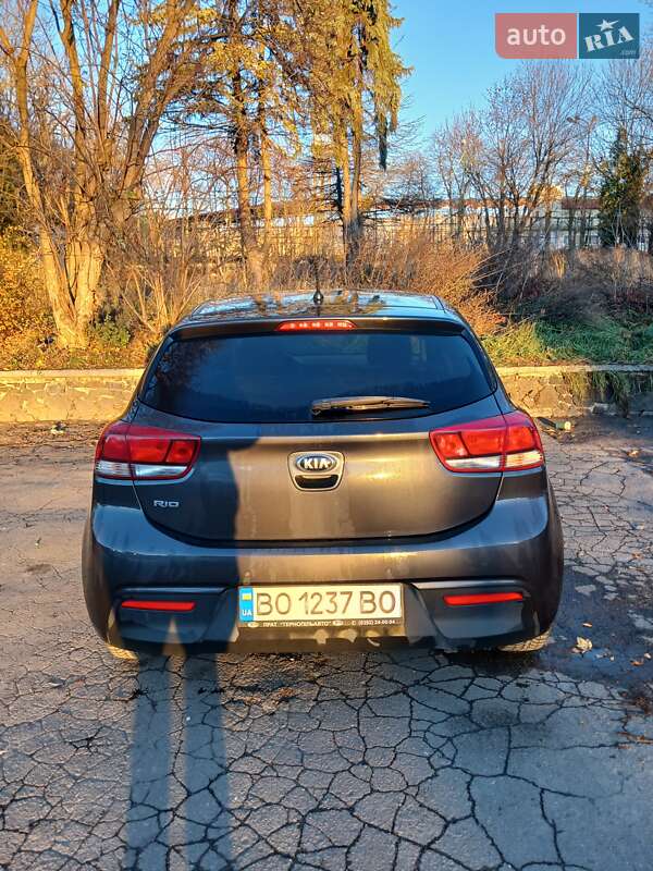 Хэтчбек Kia Rio 2018 в Тернополе
