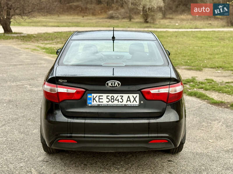 Седан Kia Rio 2013 в Днепре