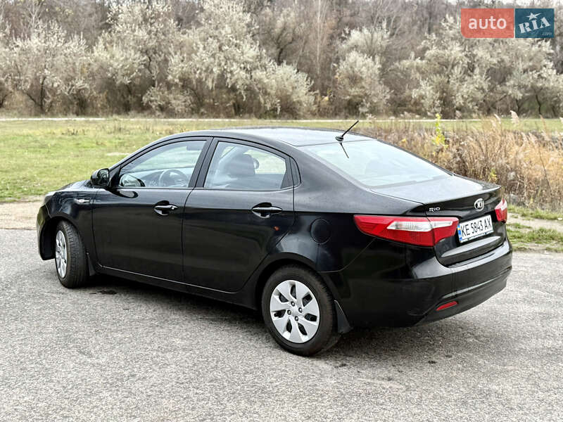 Седан Kia Rio 2013 в Днепре