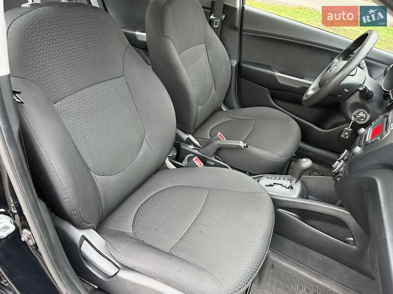 Седан Kia Rio 2013 в Днепре