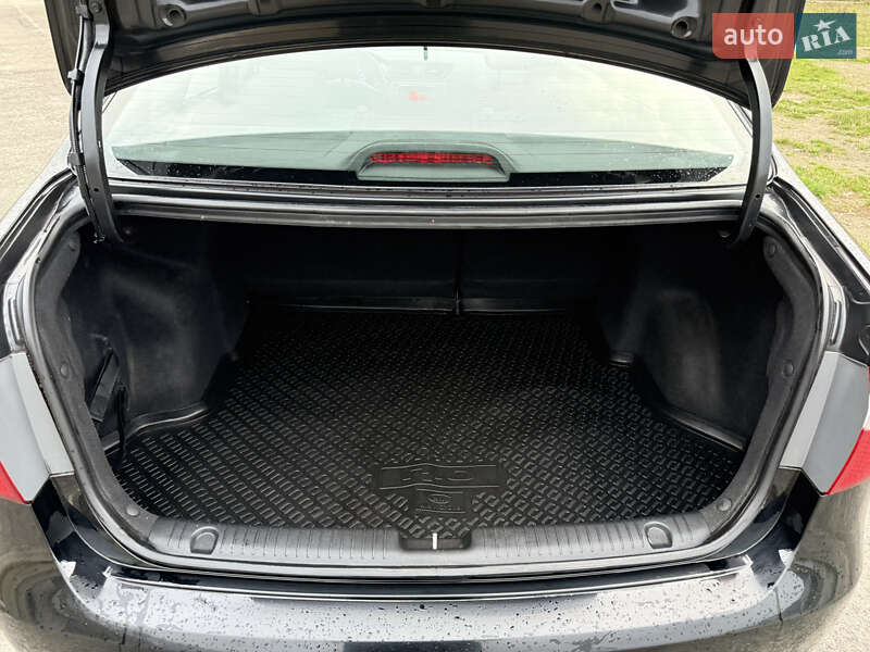 Седан Kia Rio 2013 в Днепре