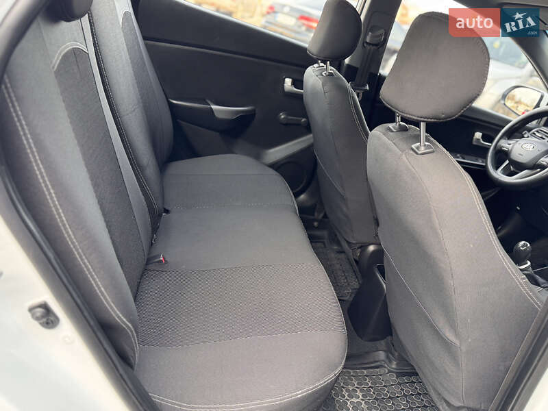 Седан Kia Rio 2013 в Харькове