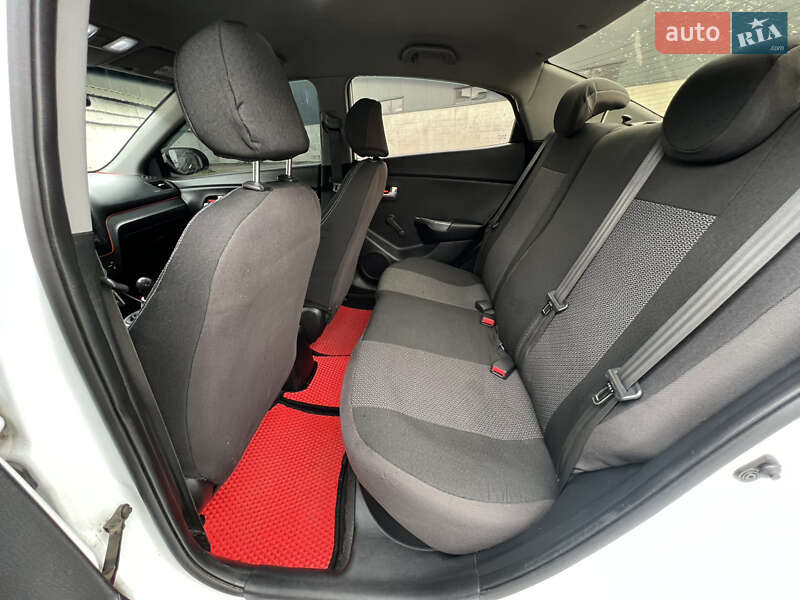Седан Kia Rio 2013 в Києві фото 20 Седан Kia Rio 2013 в Києві