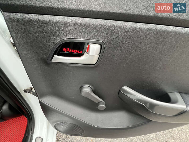 Седан Kia Rio 2013 в Києві фото 22 Седан Kia Rio 2013 в Києві