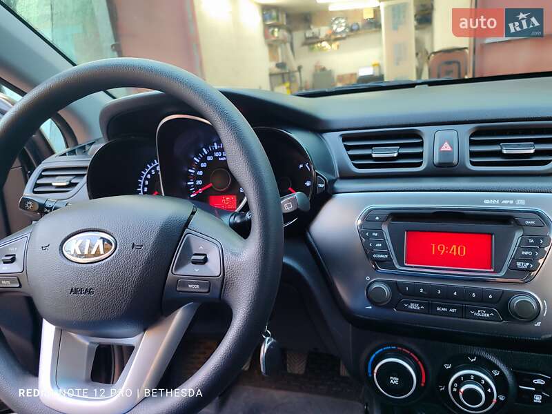 Хэтчбек Kia Rio 2012 в Кременчуге