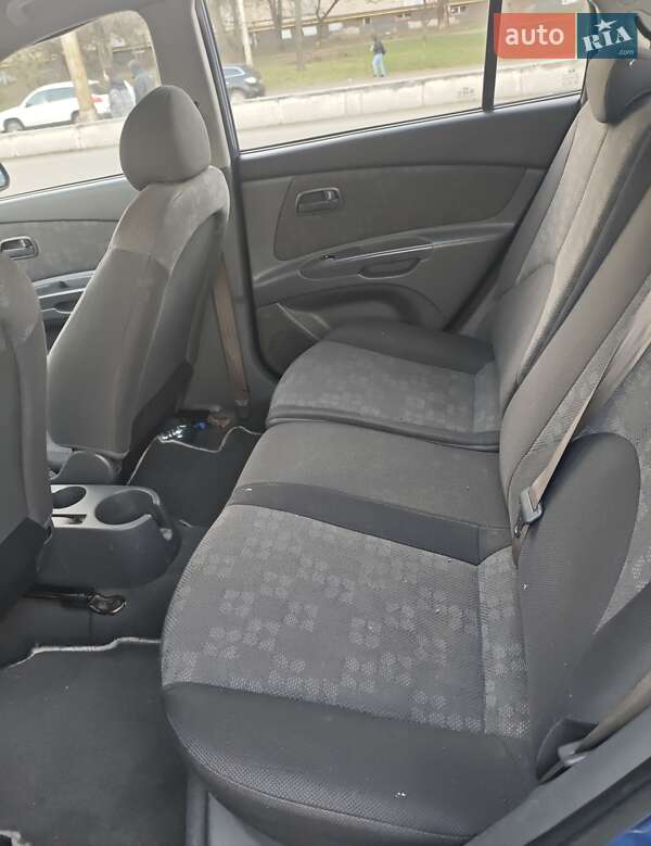 Хэтчбек Kia Rio 2008 в Киеве