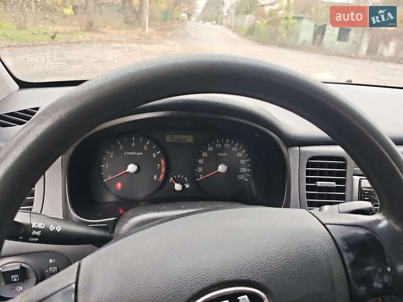 Хэтчбек Kia Rio 2008 в Киеве