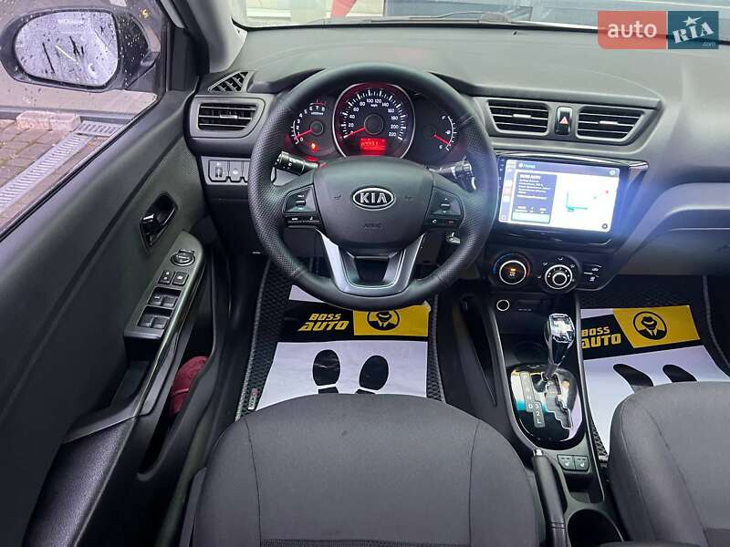 Седан Kia Rio 2012 в Ивано-Франковске