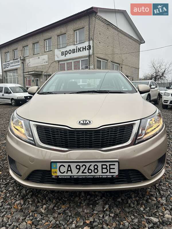 Седан Kia Rio 2012 в Смеле