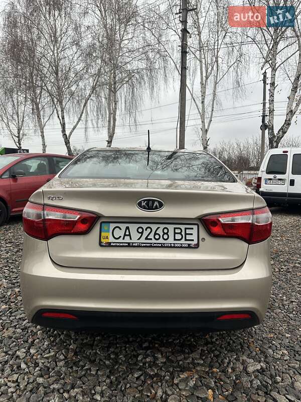 Седан Kia Rio 2012 в Смеле