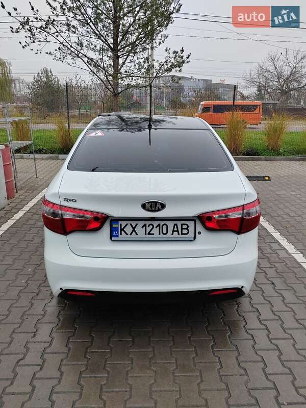 Седан Kia Rio 2013 в Ровно фото 10 Седан Kia Rio 2013 в Ровно