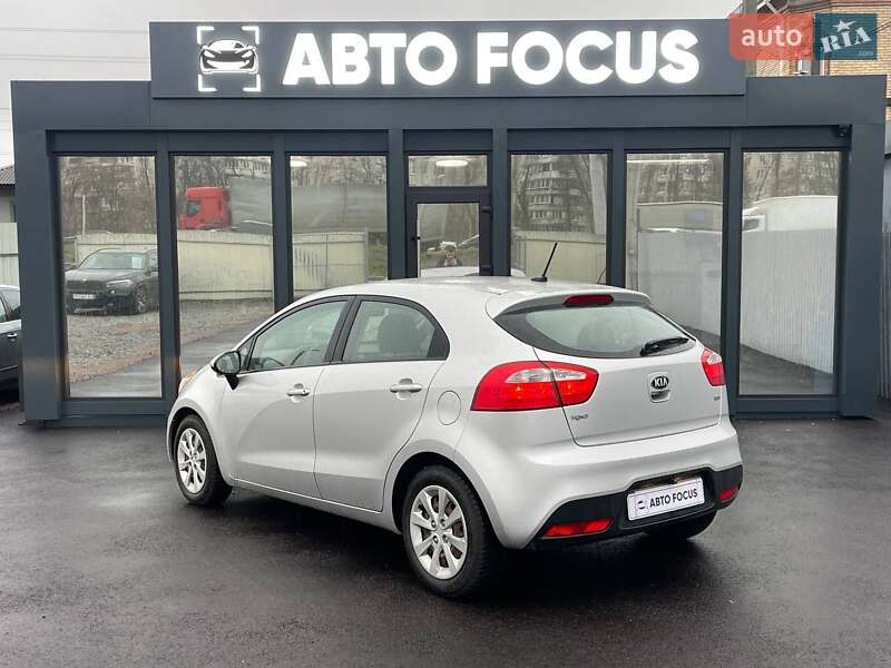 Хэтчбек Kia Rio 2012 в Киеве