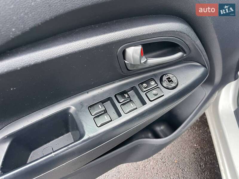 Хэтчбек Kia Rio 2012 в Киеве