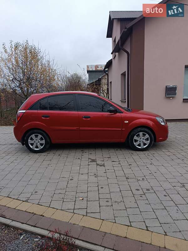 Хэтчбек Kia Rio 2010 в Хоросткове