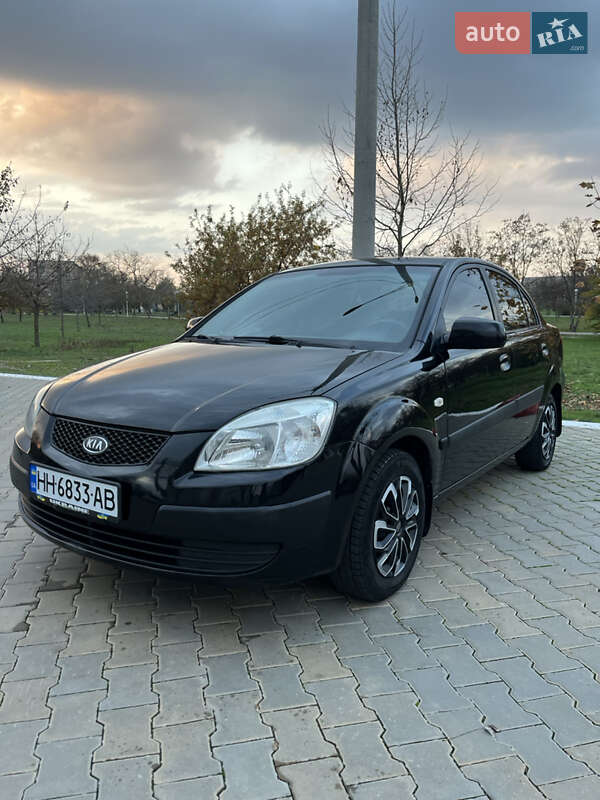 Седан Kia Rio 2006 в Измаиле