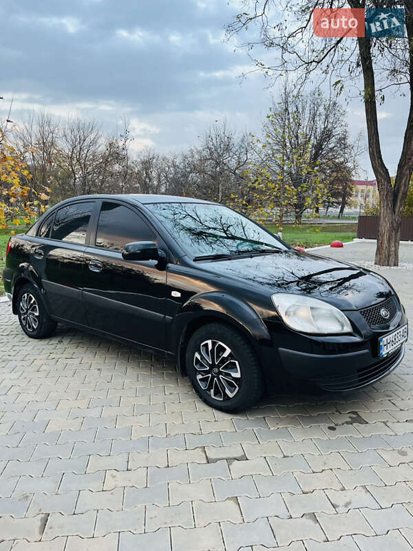 Седан Kia Rio 2006 в Измаиле