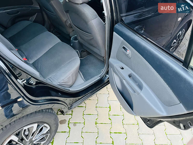Седан Kia Rio 2006 в Измаиле