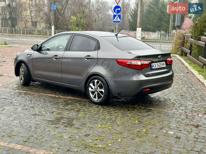 Седан Kia Rio 2014 в Киеве