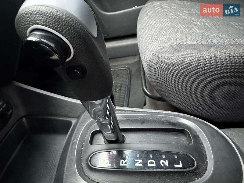 Хэтчбек Kia Rio 2008 в Киеве