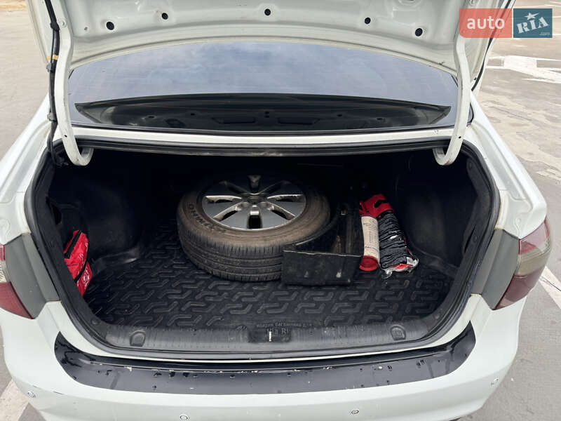 Седан Kia Rio 2011 в Киеве