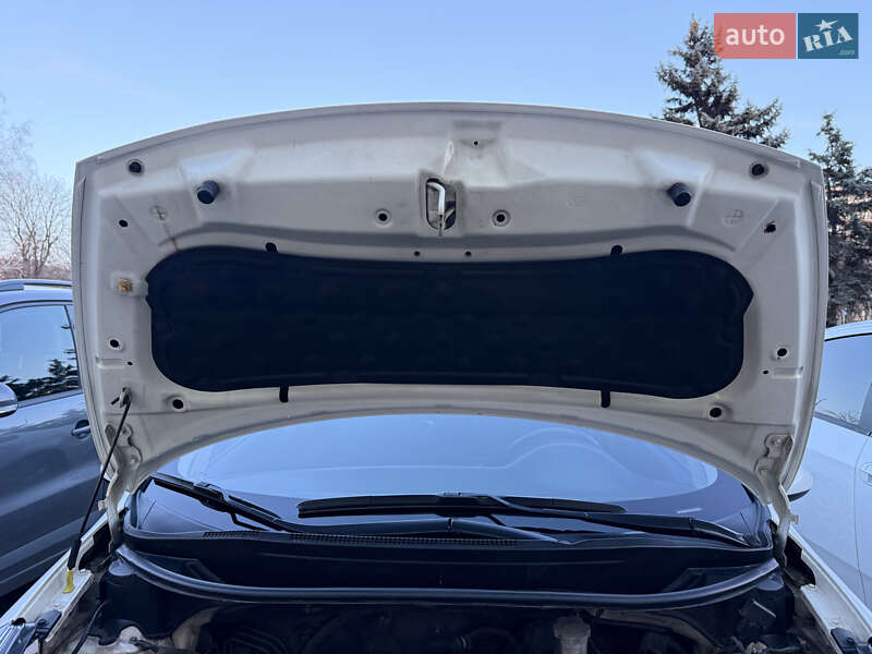 Седан Kia Rio 2016 в Кривом Роге