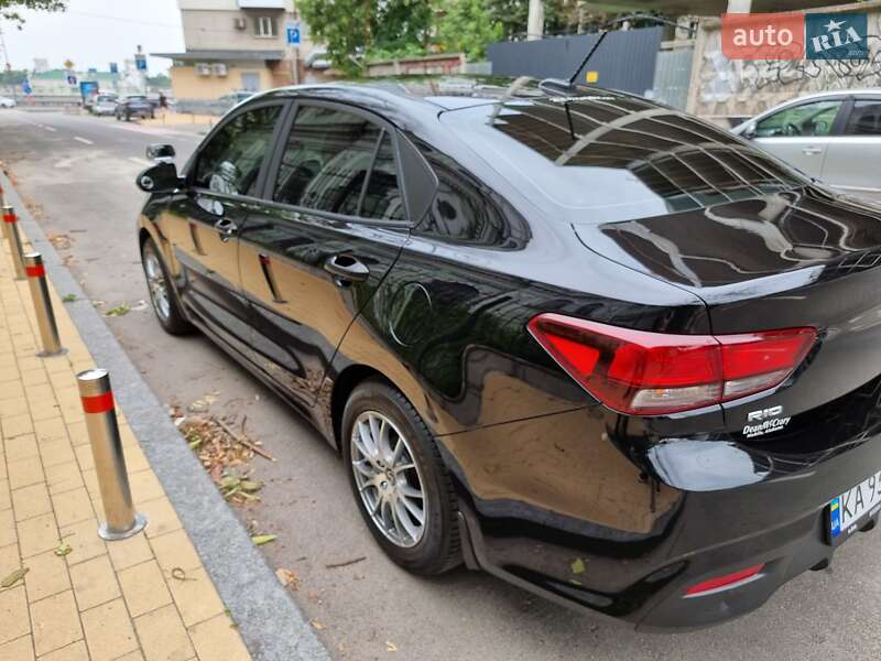 Седан Kia Rio 2017 в Києві