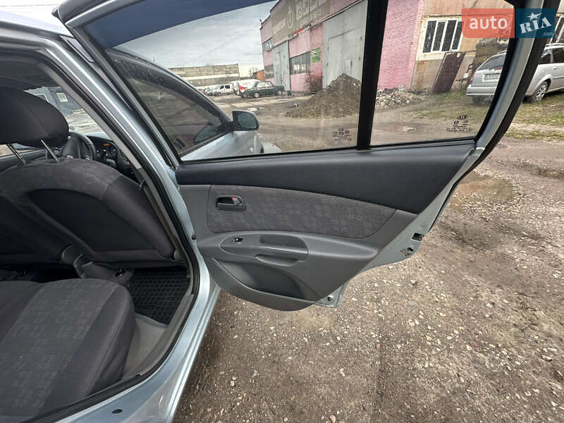 Хэтчбек Kia Rio 2008 в Нежине