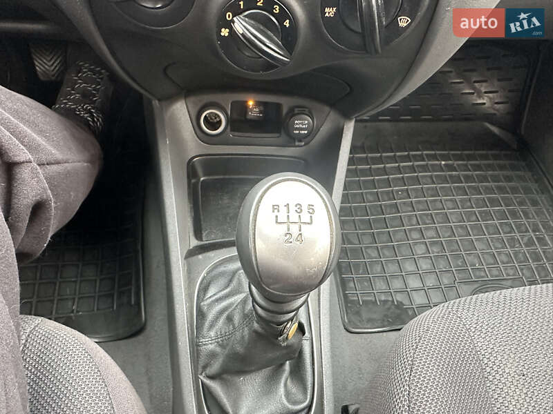 Хэтчбек Kia Rio 2008 в Нежине