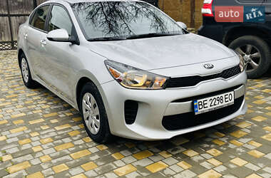 Седан Kia Rio 2017 в Новій Одесі