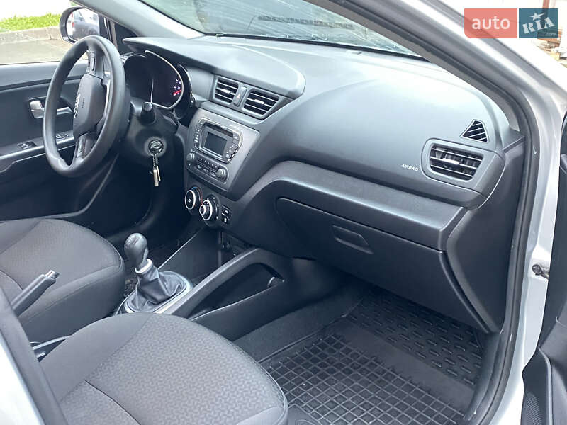 Седан Kia Rio 2014 в Києві