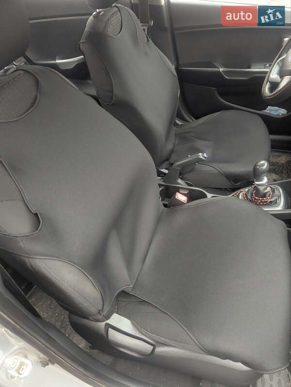 Седан Kia Rio 2012 в Гайвороне